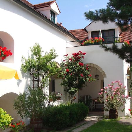 Gaestehaus Hans Moser برباش ام نيوسيدله المظهر الخارجي الصورة